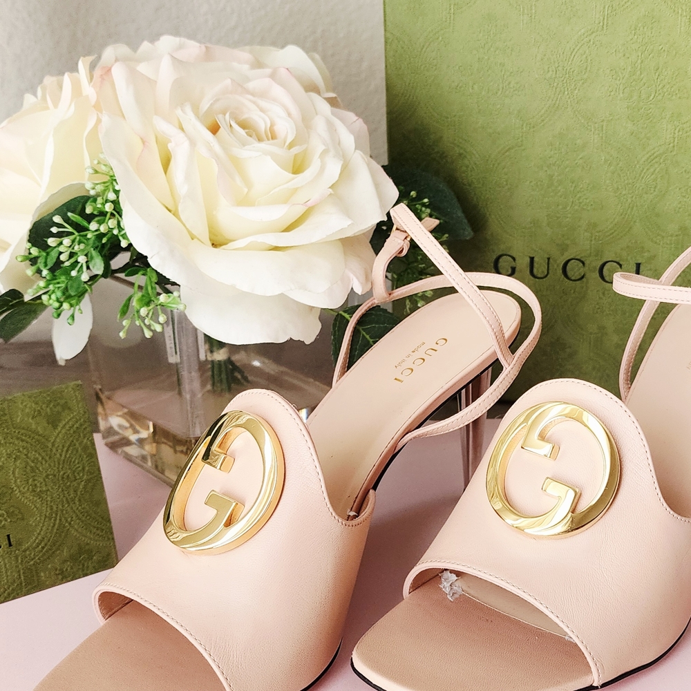 Gucci Women's Pink Sandals with Gold Accents